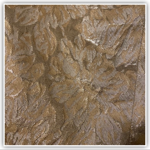 Studio Y Gold Floral Brocade Mini Skirt. - Picture 3 of 3